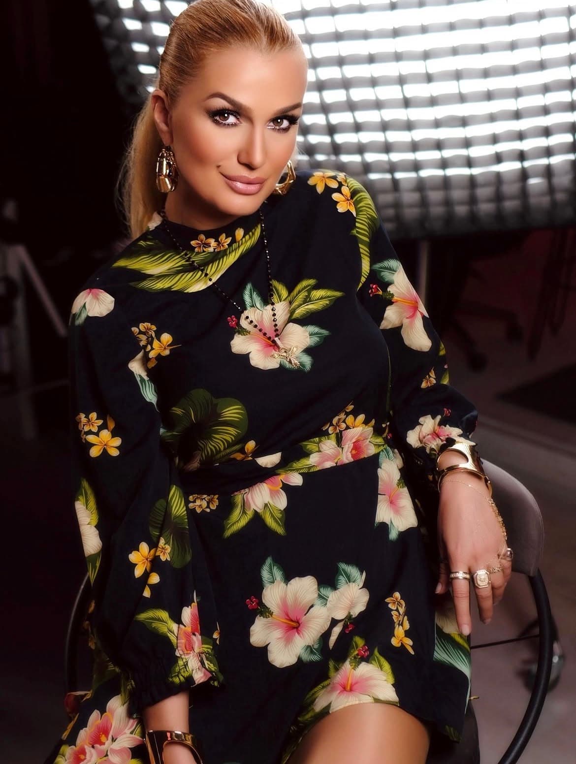 Tuğba Özay